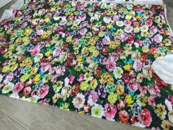 XL Stück Blumenstoff Blüten Baumwolljersey Stoff XL Stück Blumenstoff Blüten Baumwolljersey Stoff