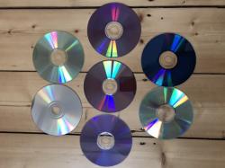 10 CDs zur Vogelabwehr für Sträucher und Bäume 10 CDs zur Vogelabwehr für Sträucher und Bäume